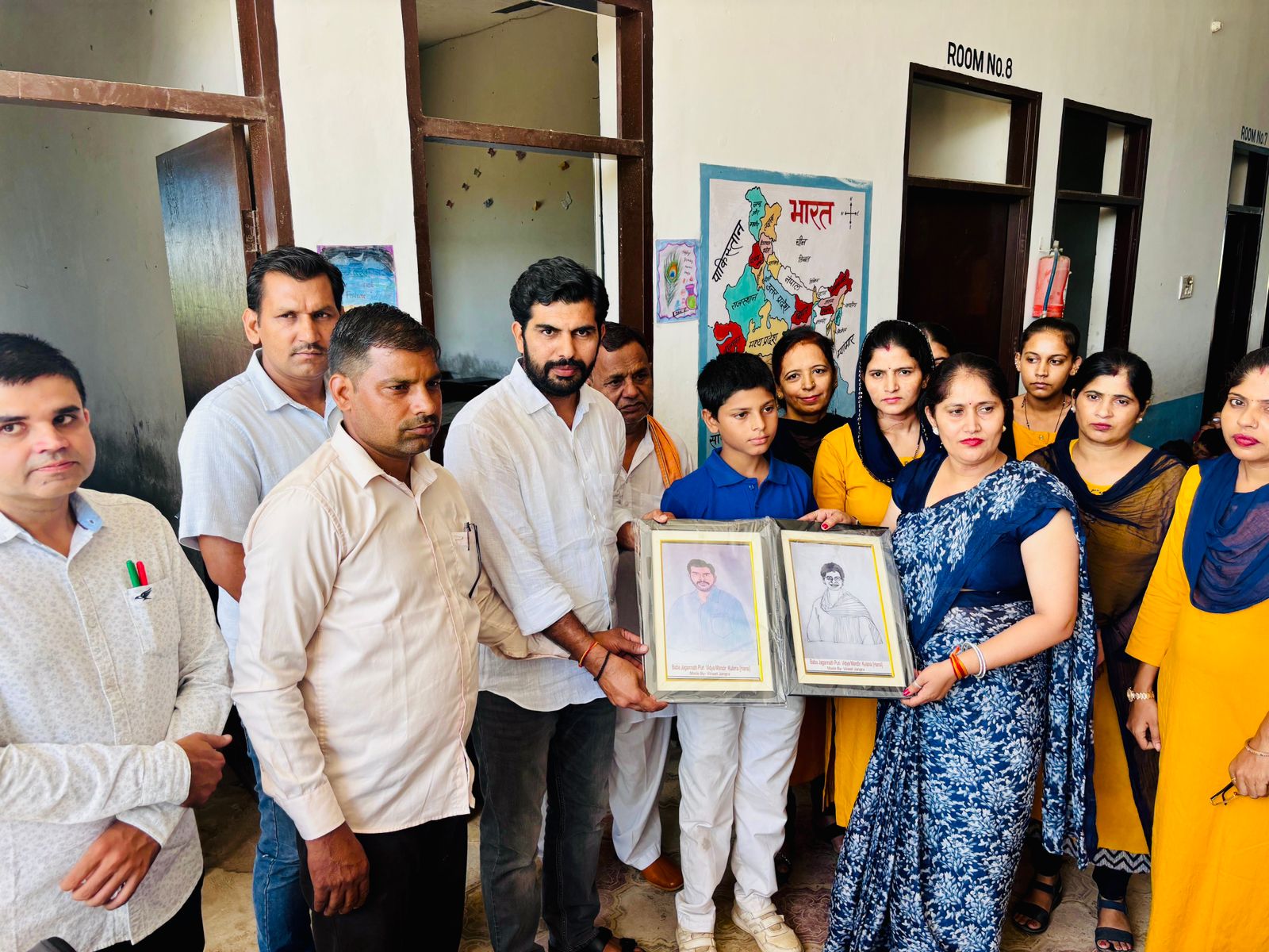 Kumari Selja's birthday was celebrated by distributing study tables to school children.